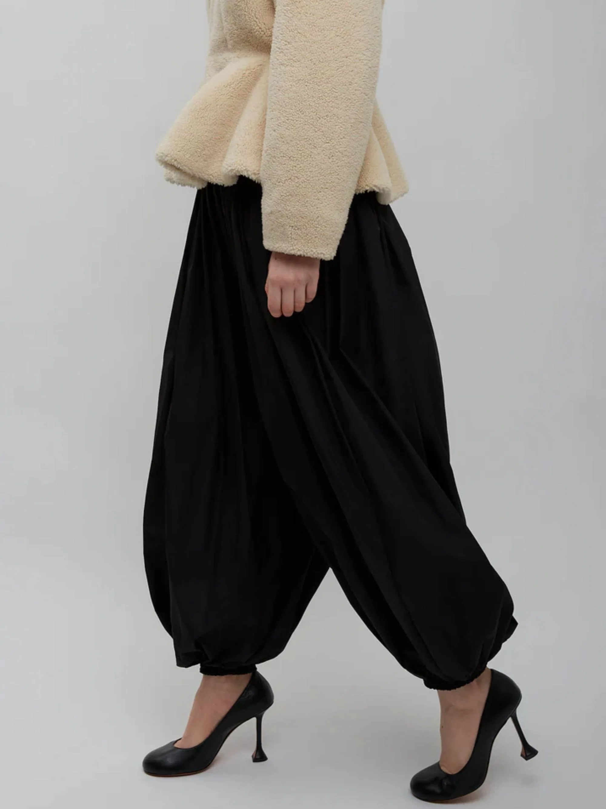Alaia Balloon Trousers with High Waist and Slit Pockets - Image 4