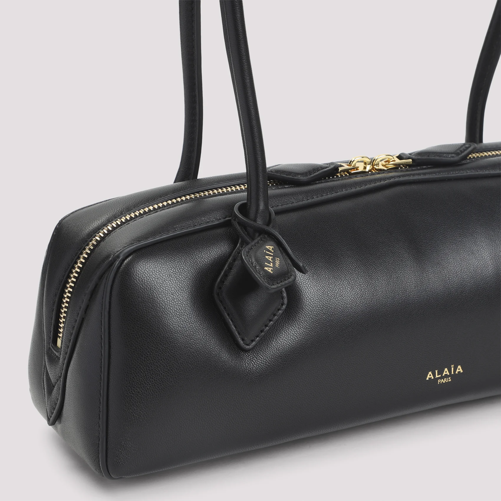 ALAÏA LE TECKEL MEDIUM BAG in PADDED LEATHER - Image 5