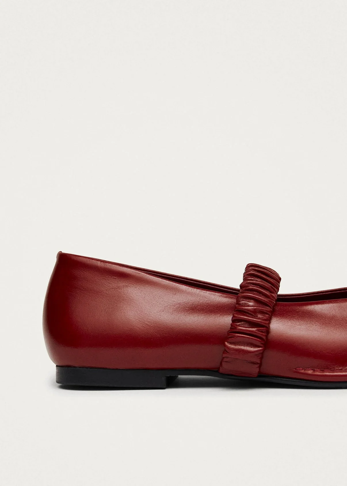 Alohas Chic Square Toe Flats with Ruched Strap - Image 7