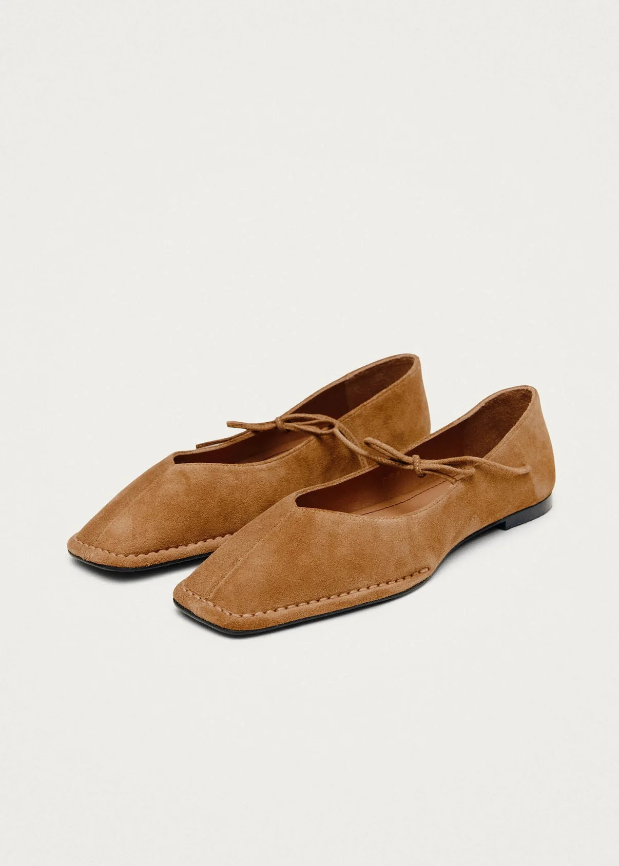 Alohas Elegant Square Toe Flats with V-Shaped Vamps and Bow Detail - Image 2