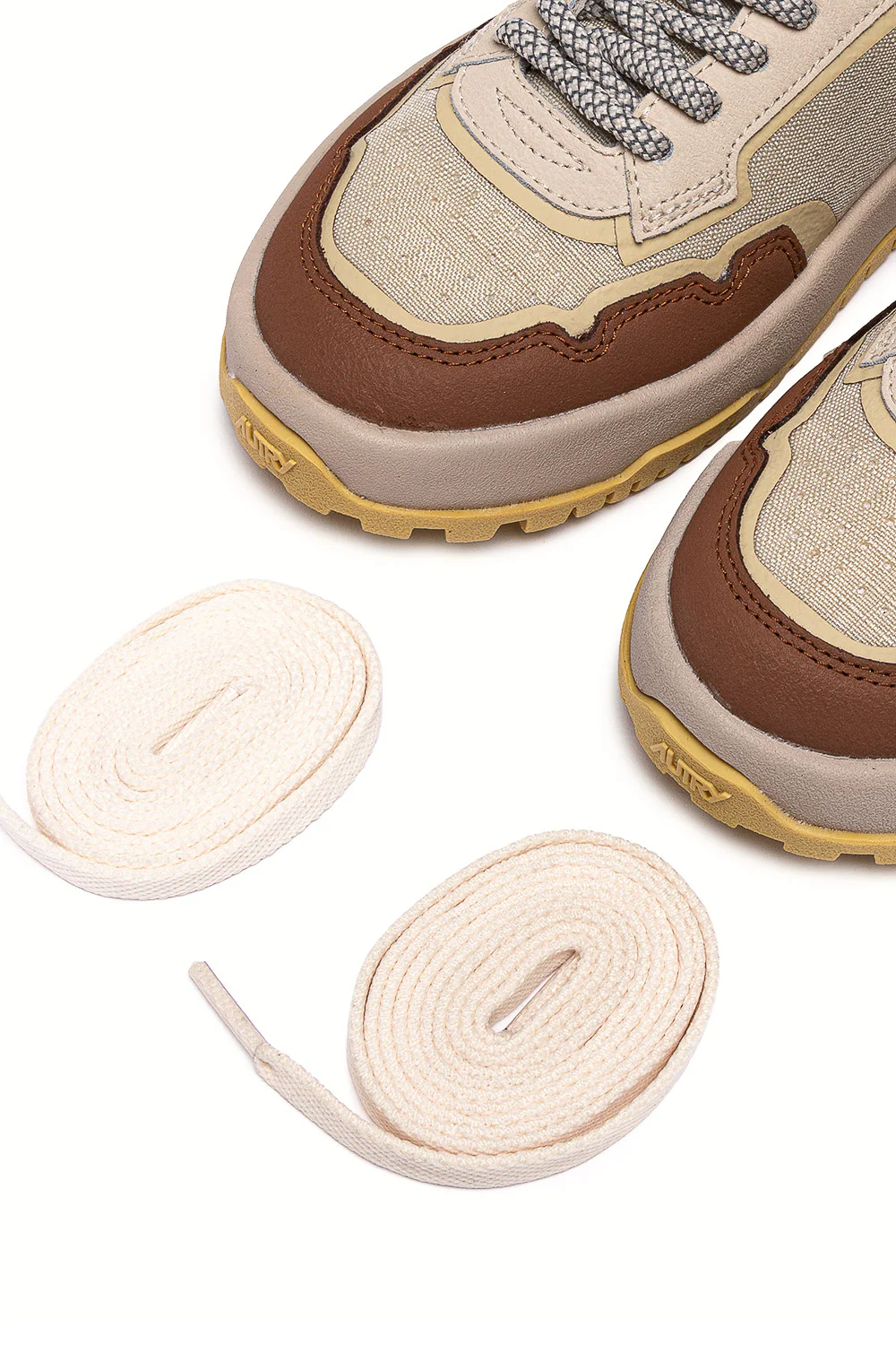 Autry Autumn Flat Shoes for Women - Image 7
