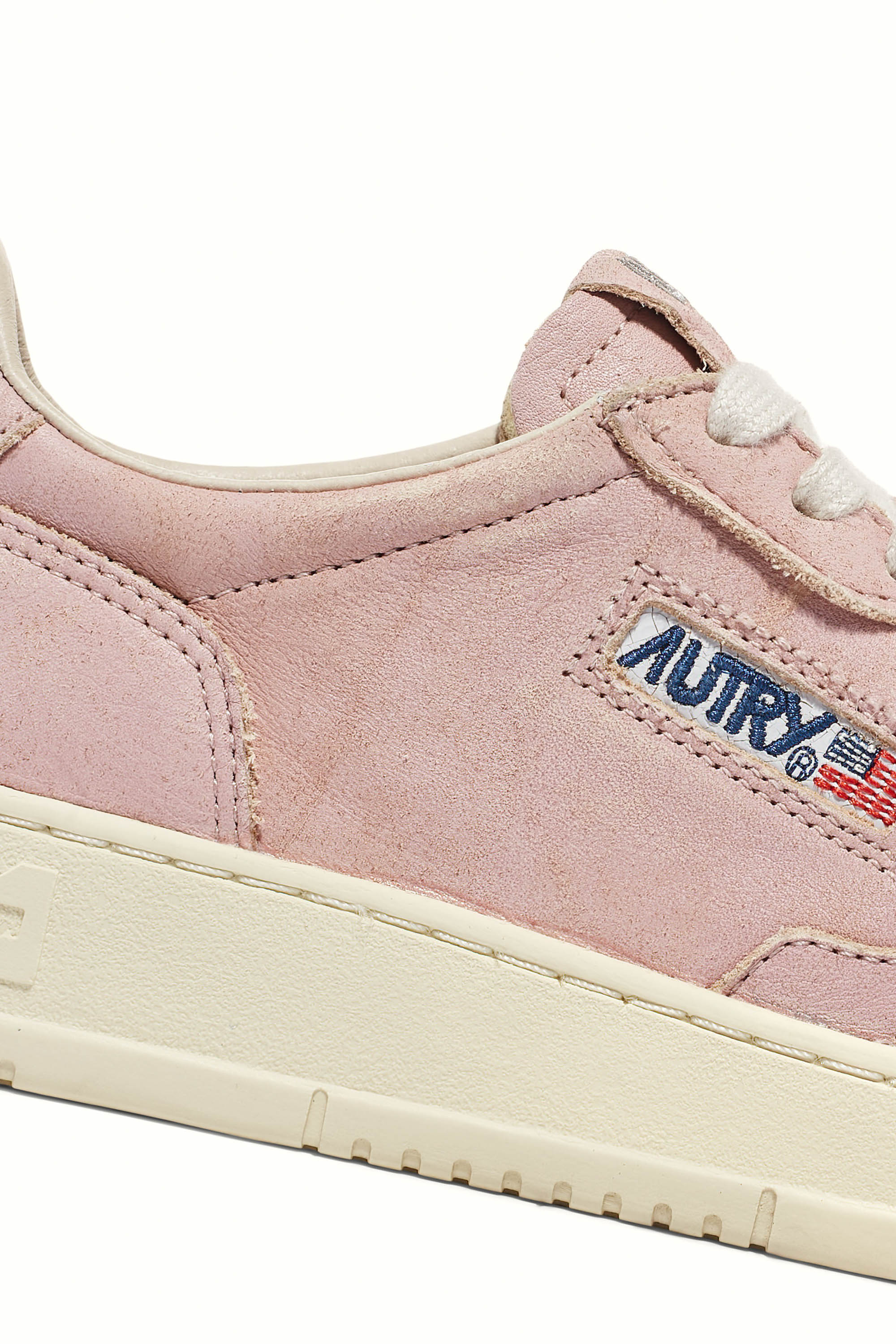 Autry Chic Flat Shoes for Women - Perfect for Spring 2025 - Image 6