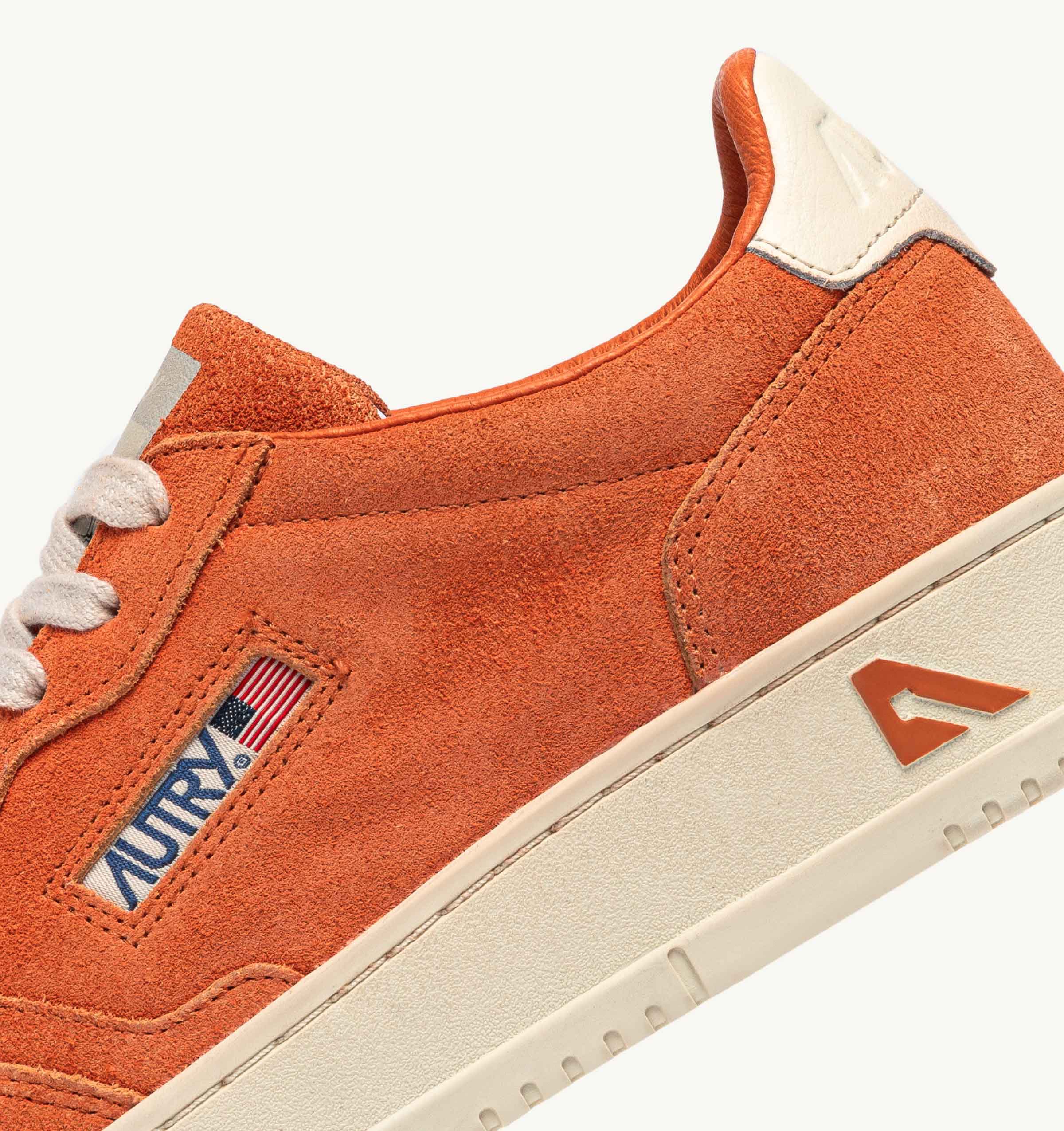 Autry Classic Flat Shoes for Men - Image 6