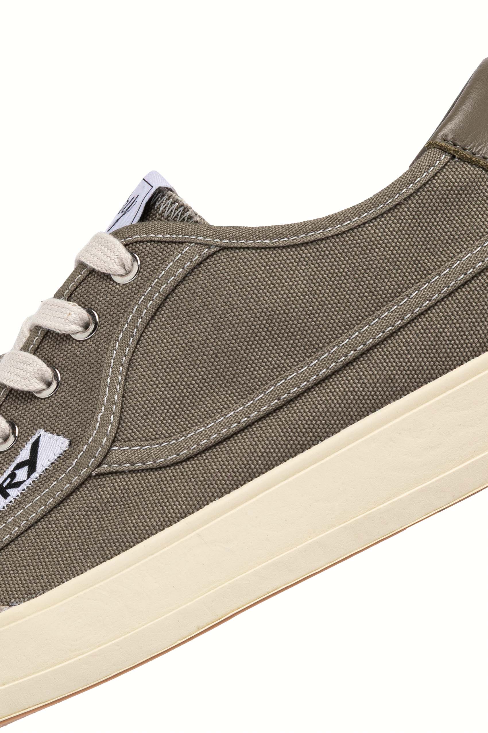 Autry Classic Military Flat Shoes for Men - Image 6