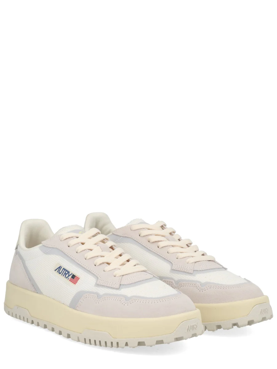 Autry Classic Sneakers for Men - Image 2