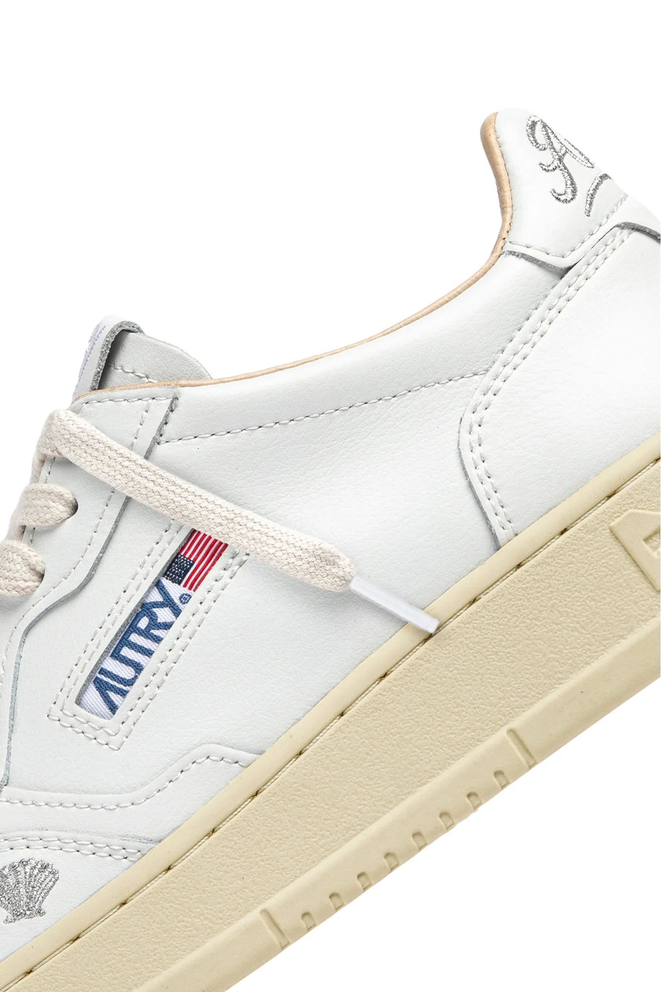 Autry Elegant Flat Shoes for Women - Image 4