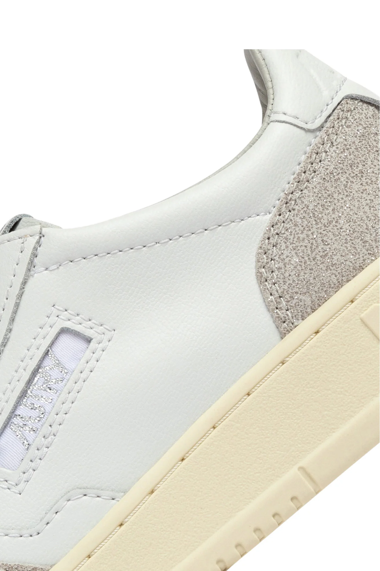 Autry Elegant Women's Flat Shoes - Image 3