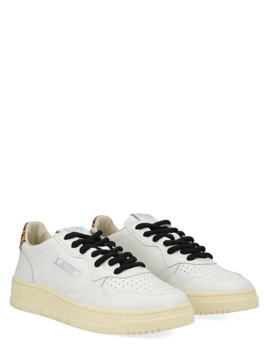 AUTRY Medalist Low Sneakers in Space Leather - Image 4