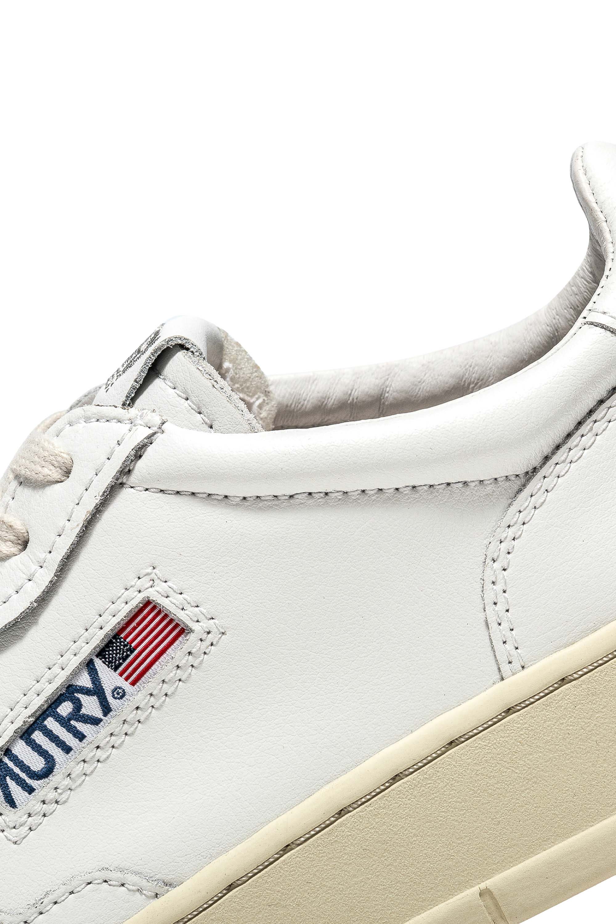 Autry Medalist Vintage Inspired Flat Shoes - Image 6