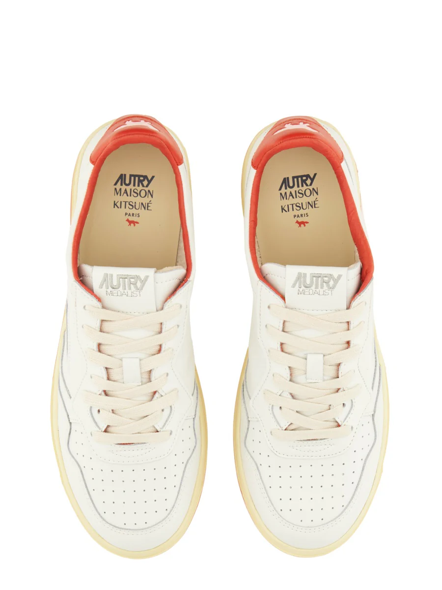 AUTRY X MAISON KITSUNÉ MEDALIST LOW 'MAISON KITSUNÉ' SNEAKERS in LEATHER - Image 5