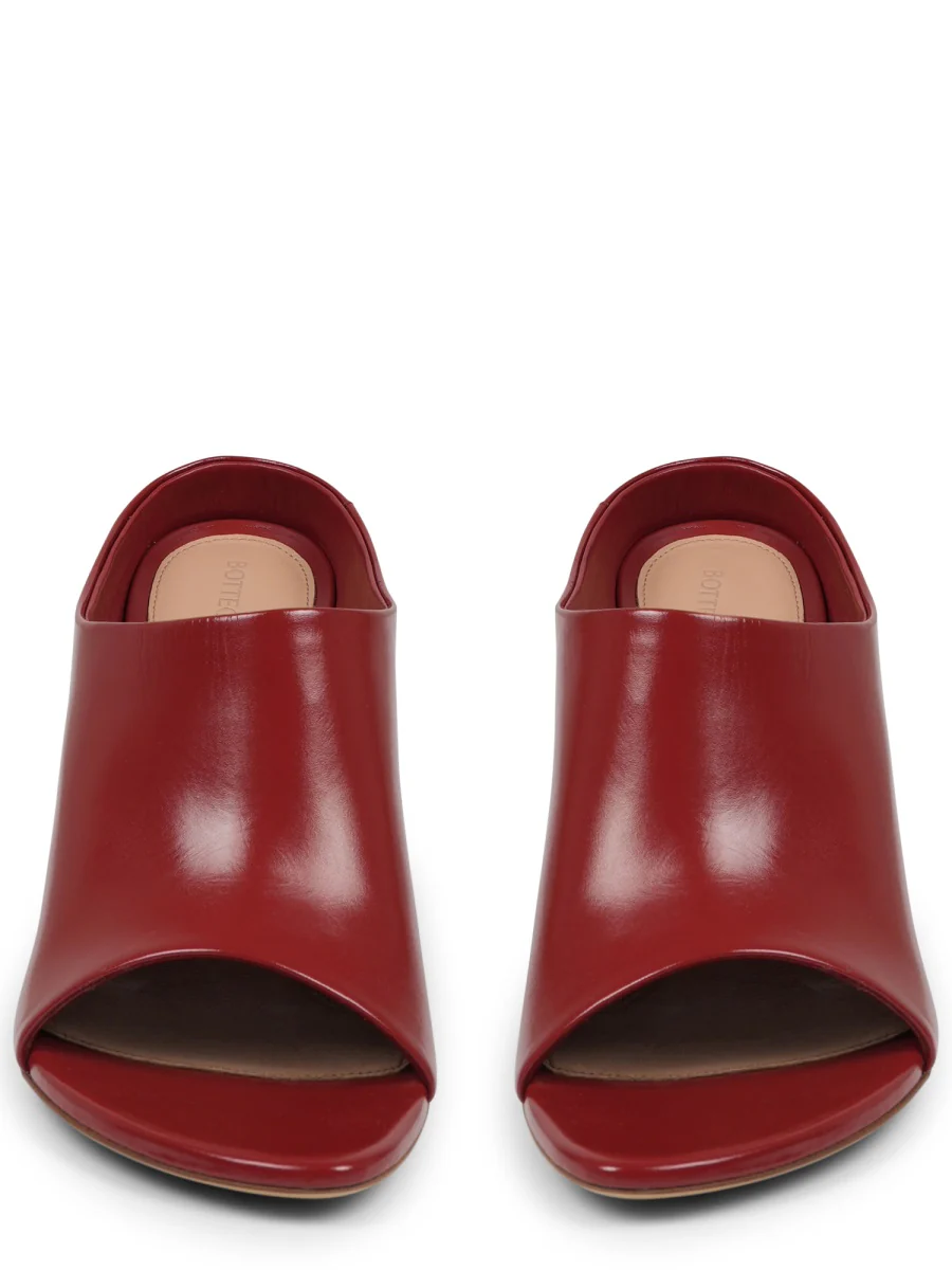 Bottega Veneta Chic Flat Sandals with 9 cm Heel - Image 3