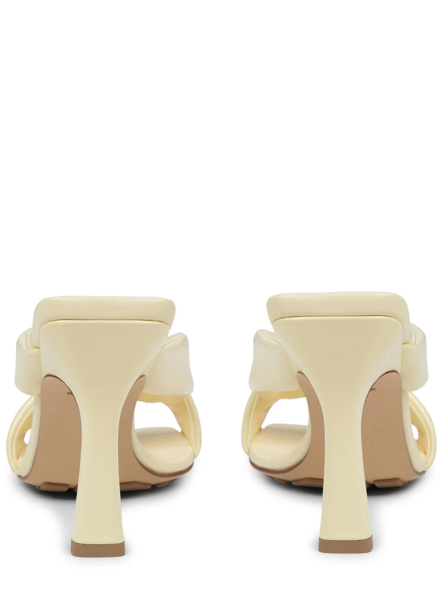 Bottega Veneta Elegant Leather Sandals for Women - SS25 - Image 4