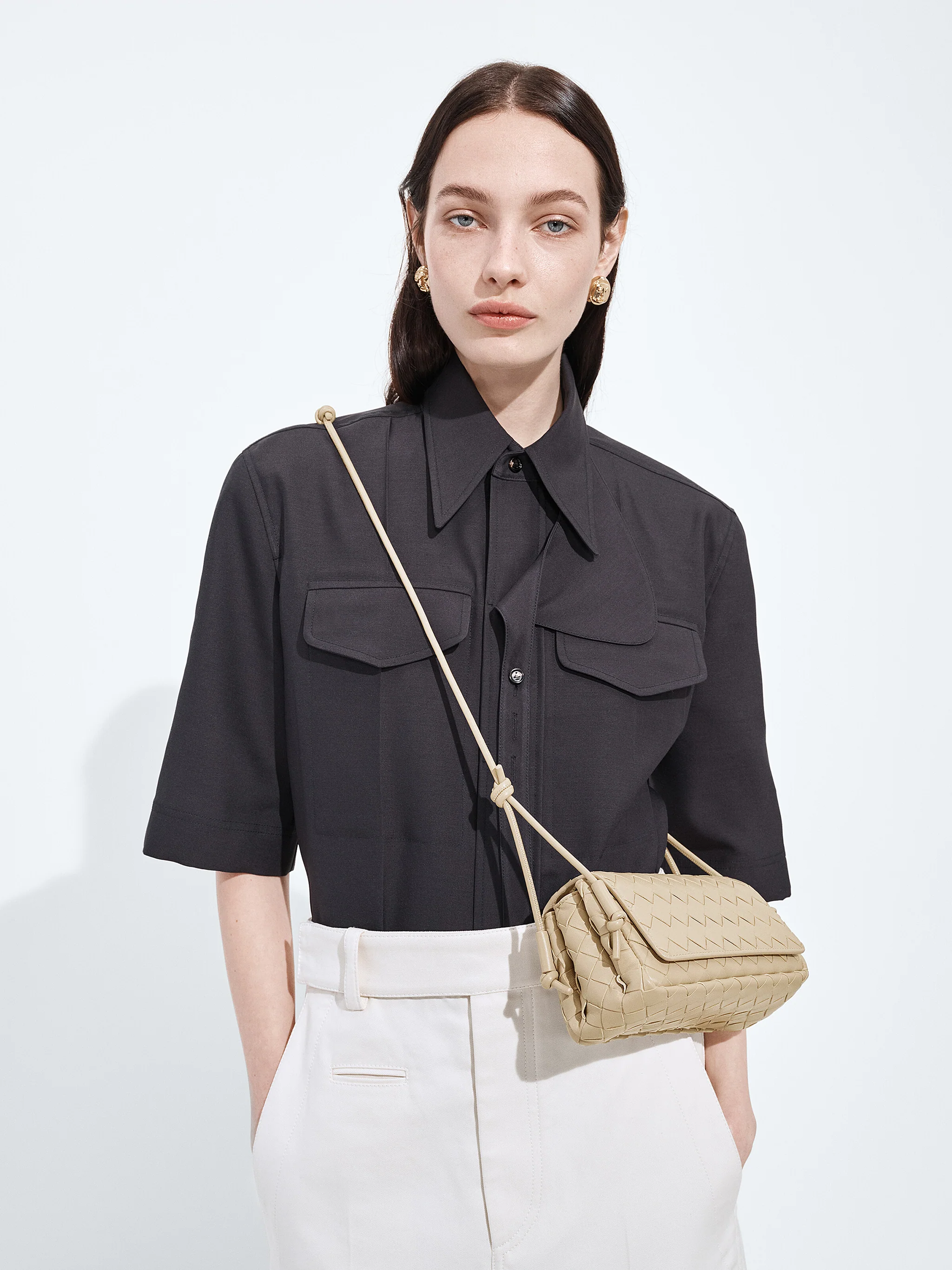 Bottega Veneta Elegant Mini Compartment Bag with Adjustable Strap - Image 2