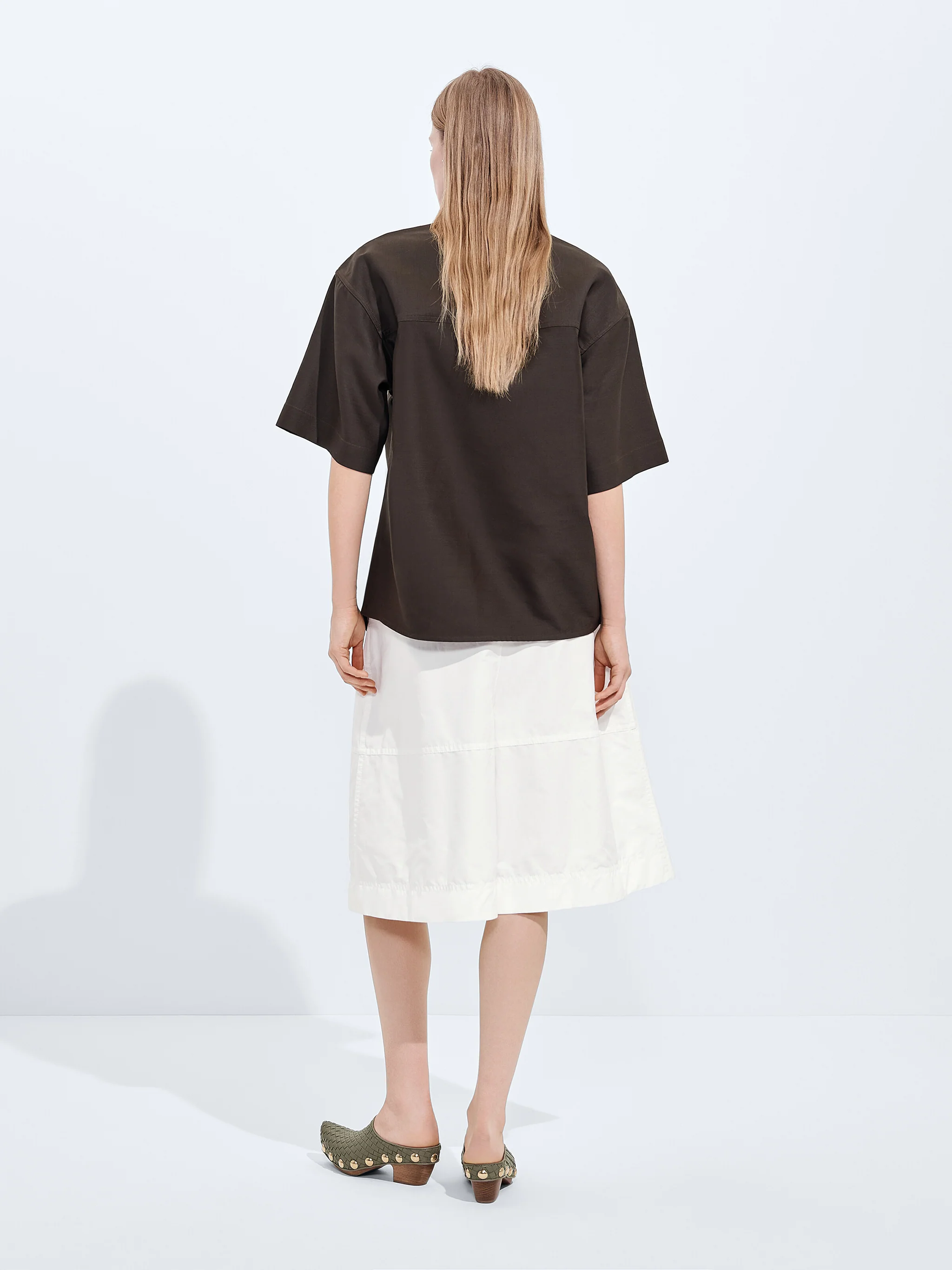 Bottega Veneta High-Waisted Wide Leg Shorts - Size 38 - Image 3