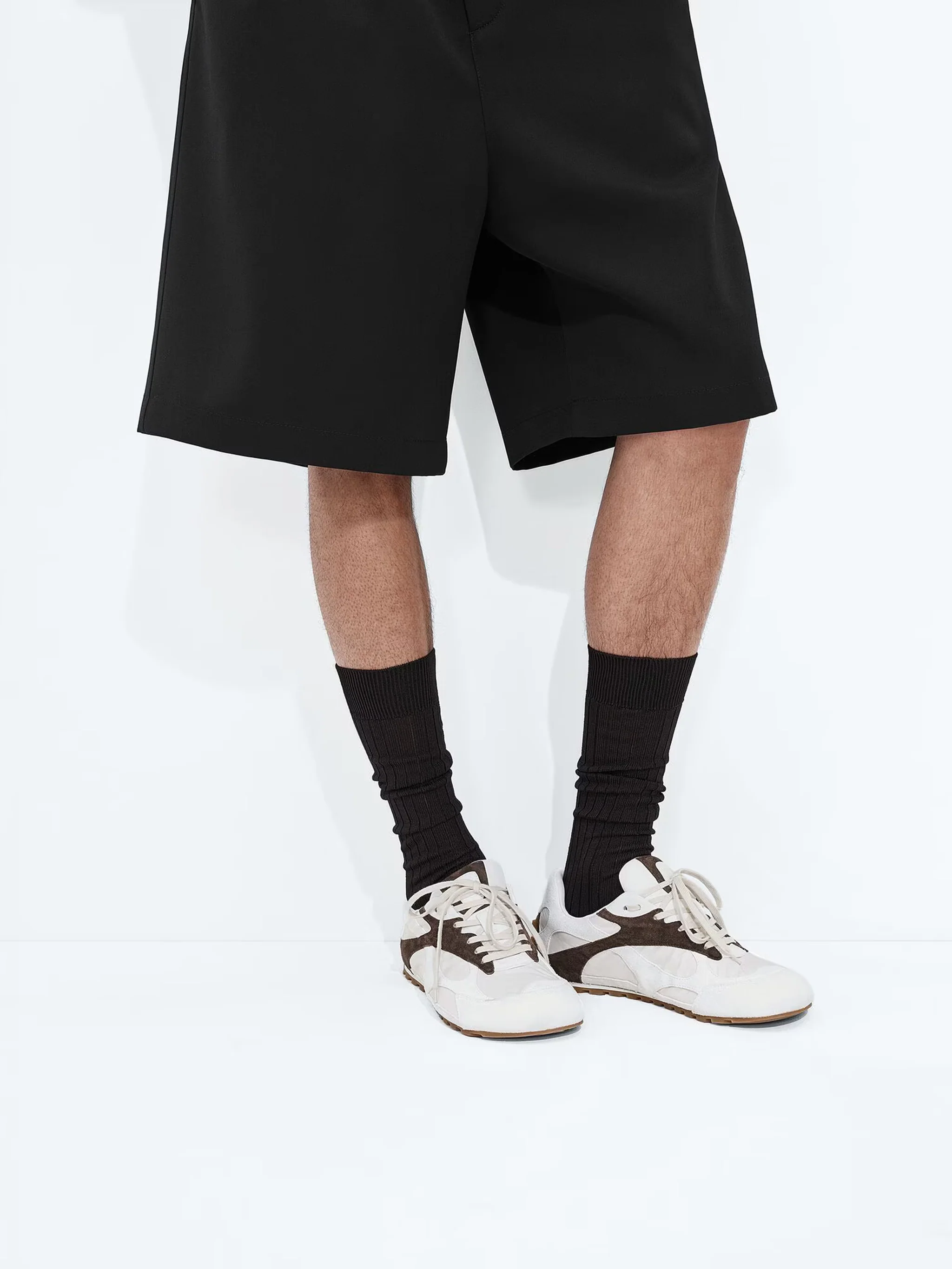 Bottega Veneta Low-Top Lace-Up Sneakers for Men - Image 2