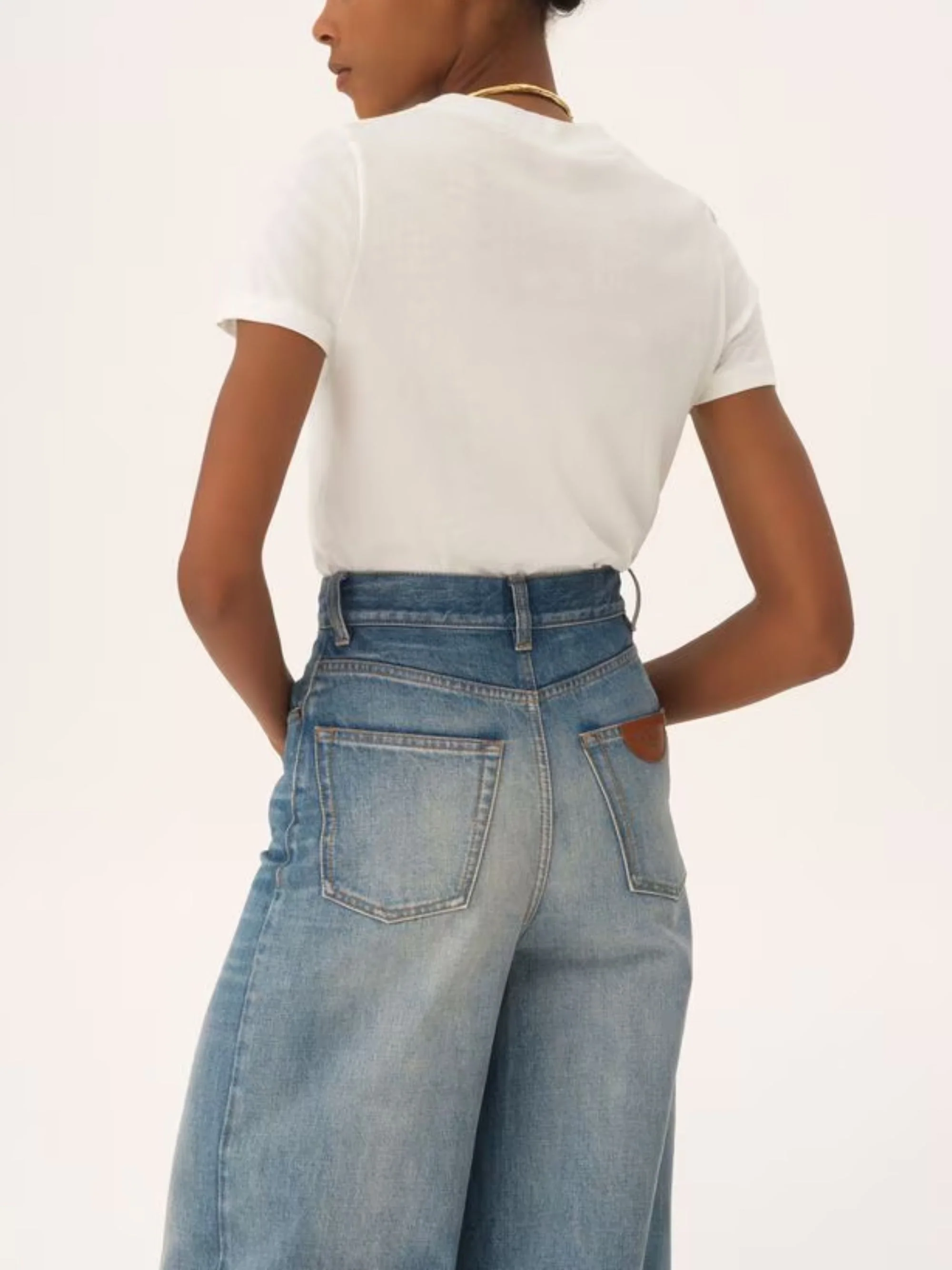 Chloé Women's Cotton T-shirt with Front Logo and Crew Neck - Image 3