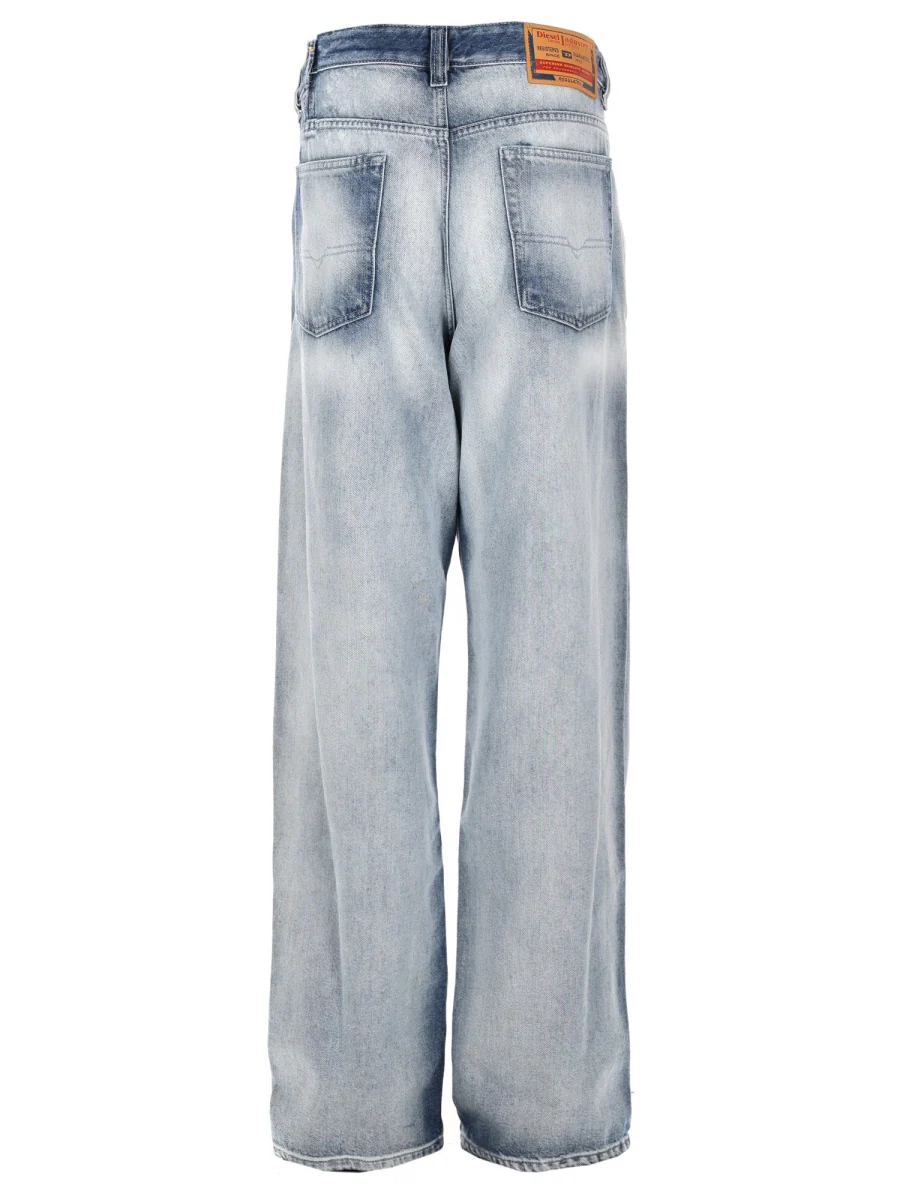 Diesel Classic Denim Jeans for Men - Image 2