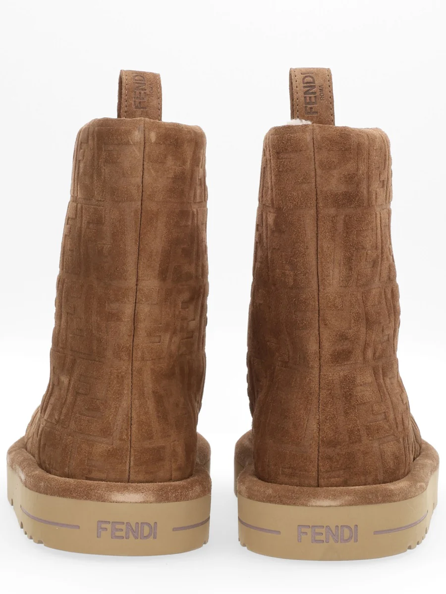 Fendi Elegant Leather Boots for Women - Image 4