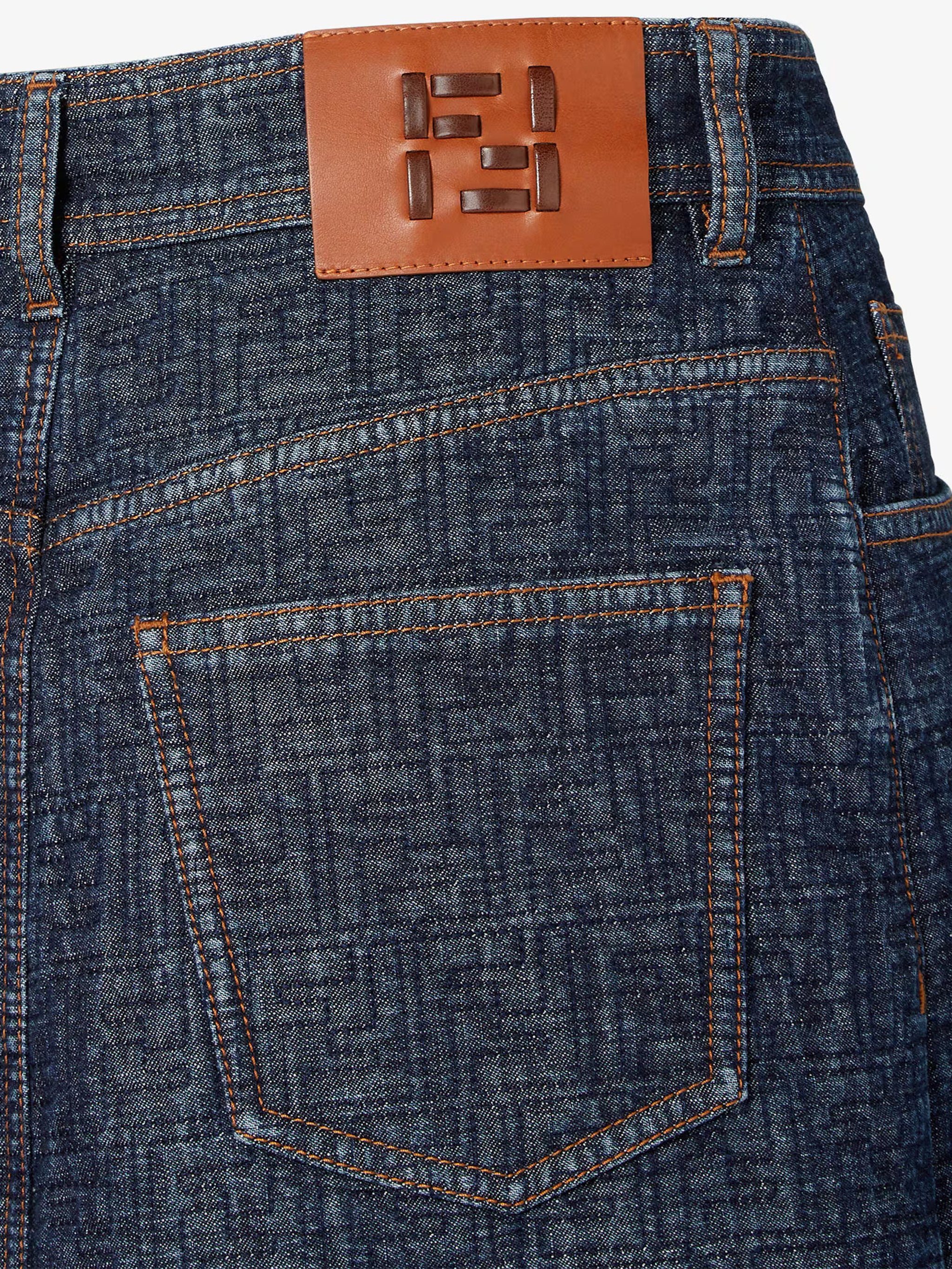 Fendi Quilted Midi Skirt with Belt Loops and 5-Pocket Design - Image 4