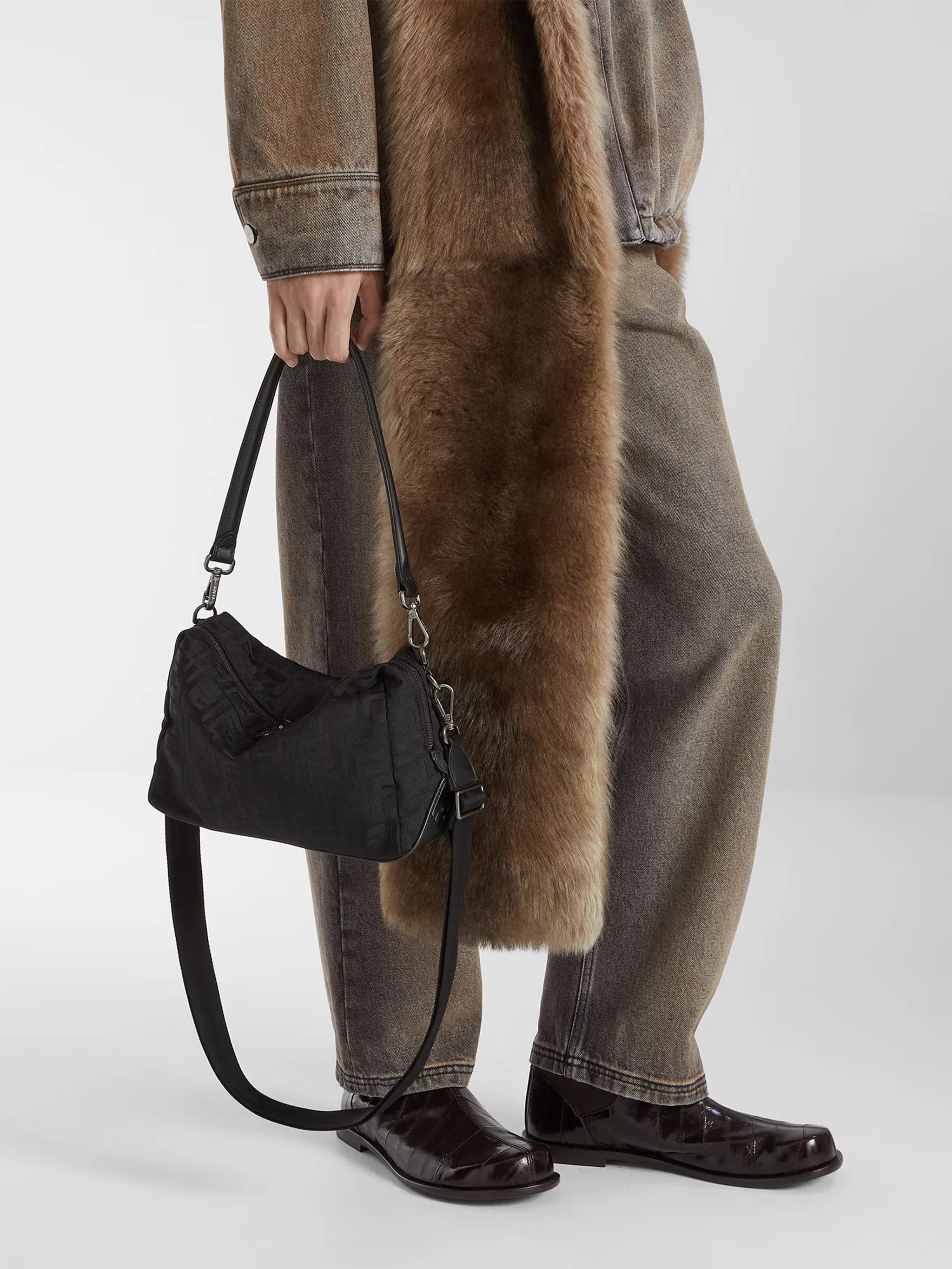 Fendi Stylish Mini Crossbody Bag - Height 19 cm; Width 28 cm; Depth 11 cm - Image 3