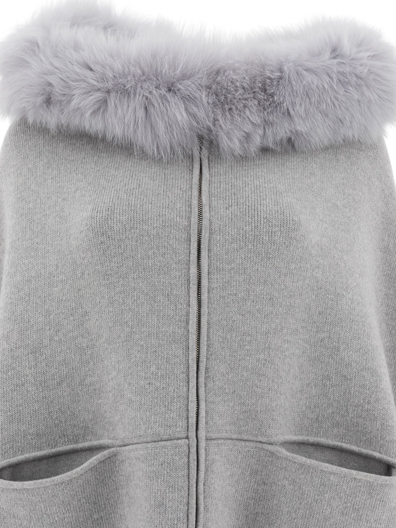 GIOVI Wool and Cashmere Poncho - Image 3