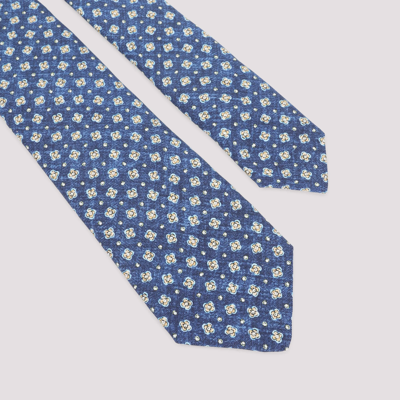 Kiton Luxury Silk Tie for Men - Image 4