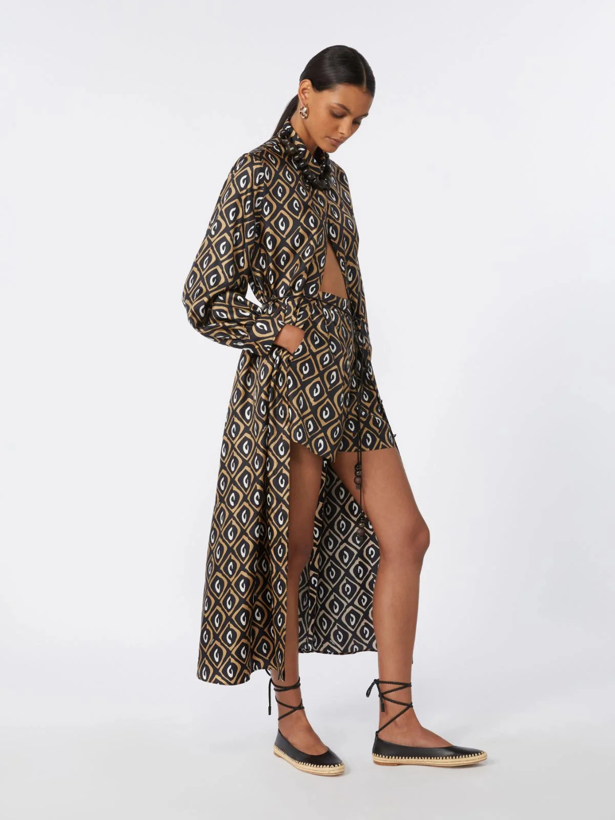 Max Mara A-line Silk Twill Dress with Puff Sleeves and Hidden Front Closure - Image 2