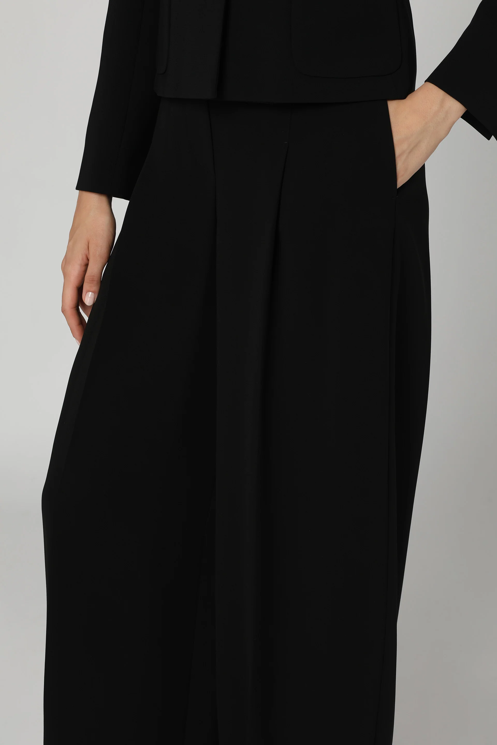 Max Mara Linen Creased Pleated Trousers for Women - Image 5