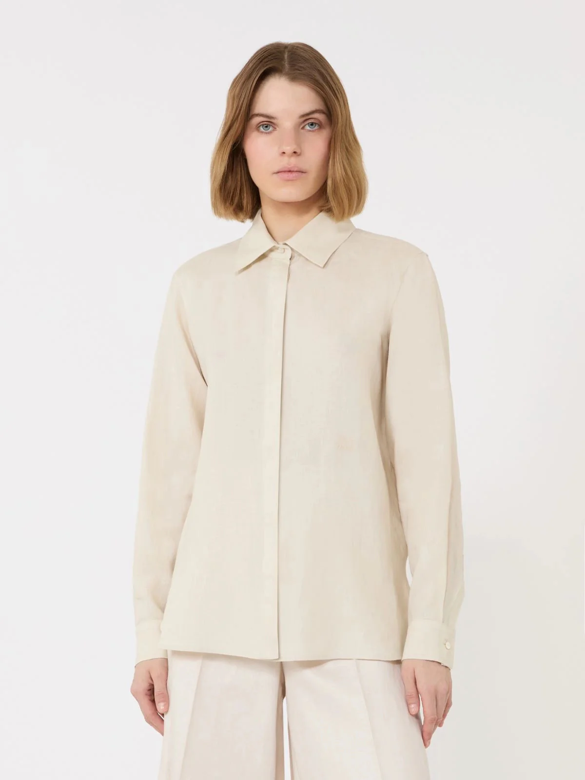 Max Mara Relaxed Fit Linen Shirt with Double Cuffs - Image 3