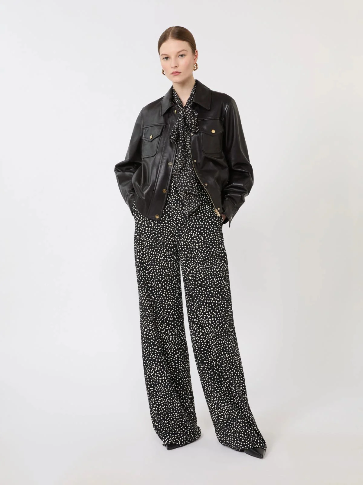 Max Mara Studio High Waist Closure Pants with Side Pockets - Size 40 - Image 2
