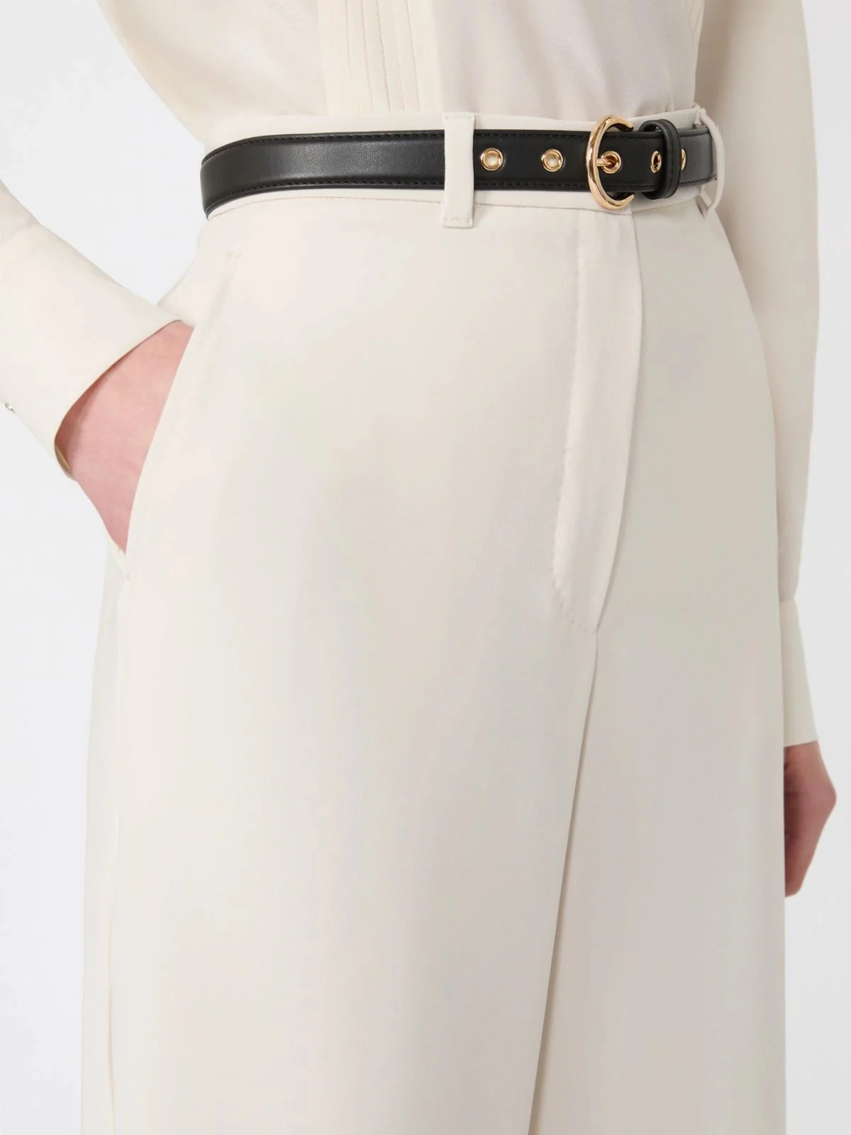 Max Mara Studio High-Waisted Trousers with Zip Closure and Matching Belt - Image 5