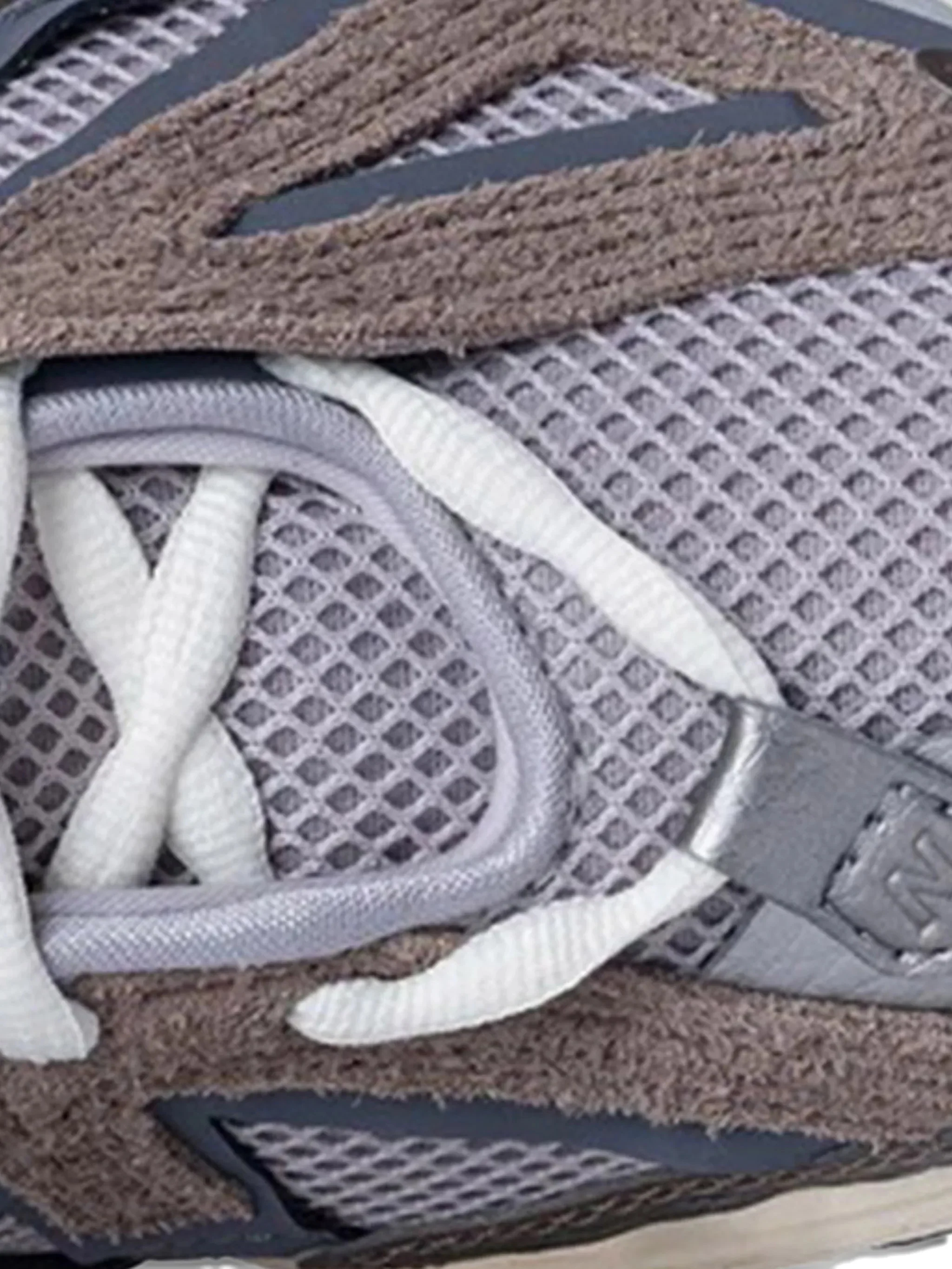 New Balance Logo Patch Sneakers with Lace-Up Fastening - Image 6