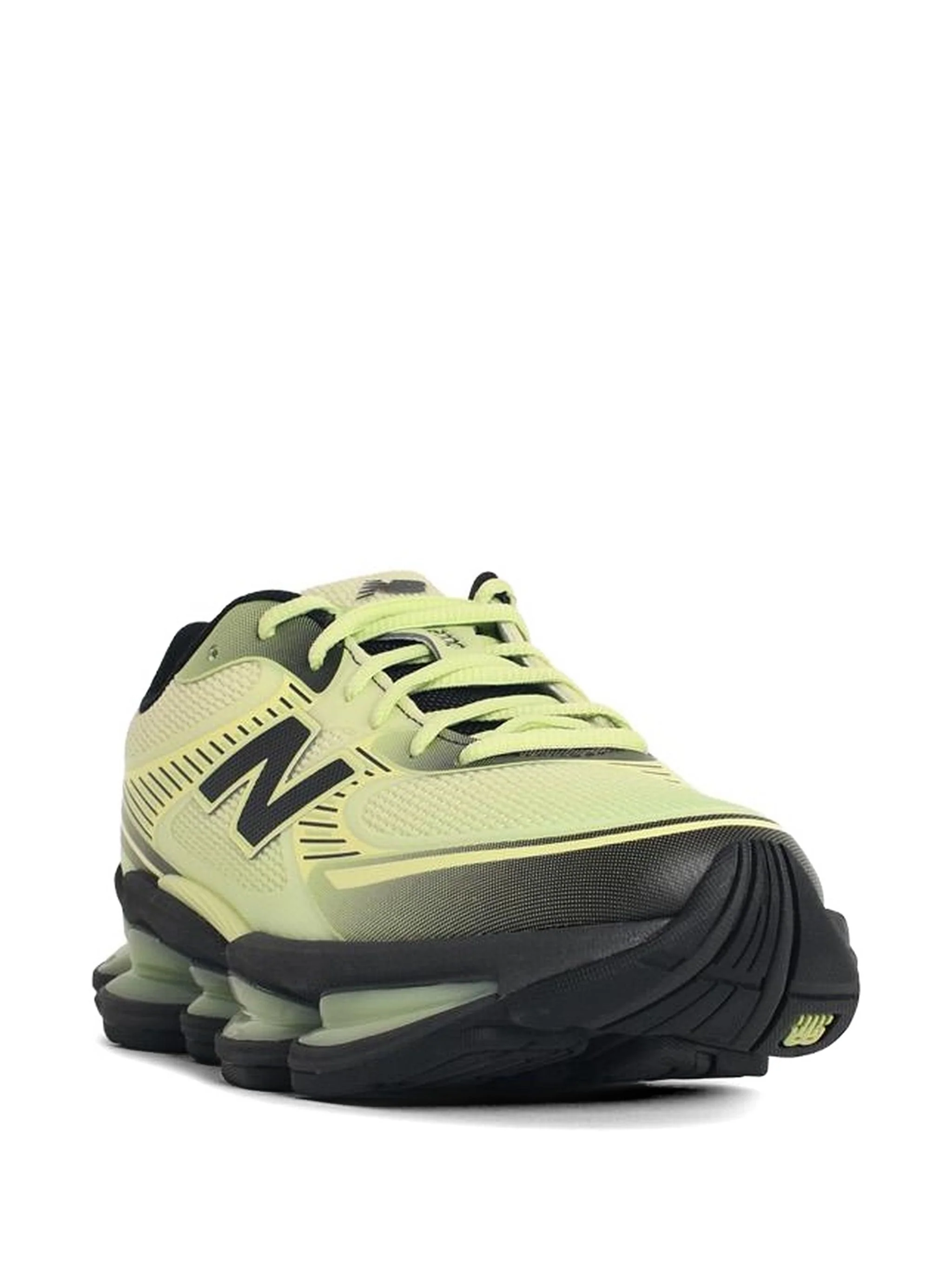 New Balance Revamped 2000's Classic Sneakers for Men - Image 2