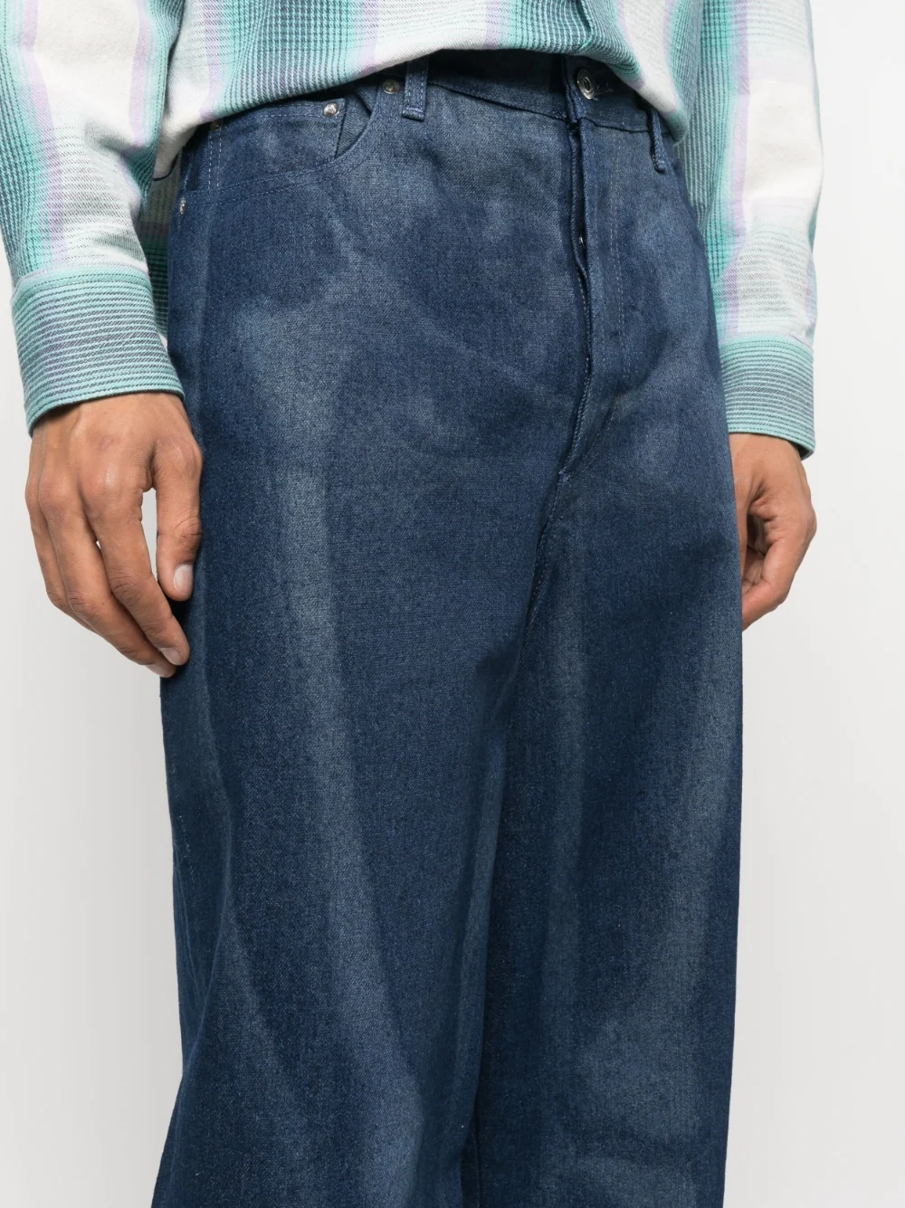 Off-white Men's Stylish Scan Shorts - Image 5