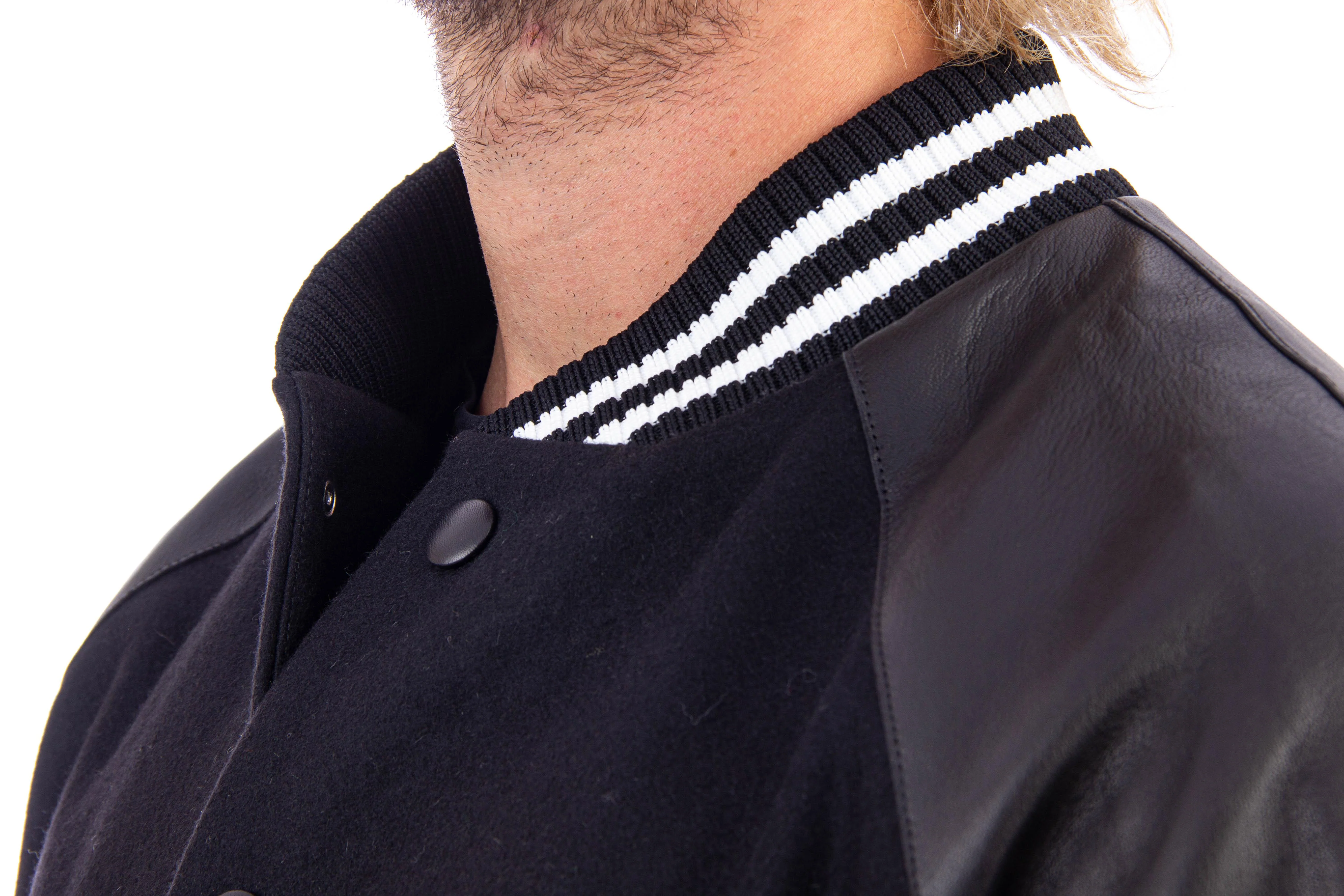 Pt Torino Stylish Lightweight Trousers for Men - FW22 Collection - Image 4