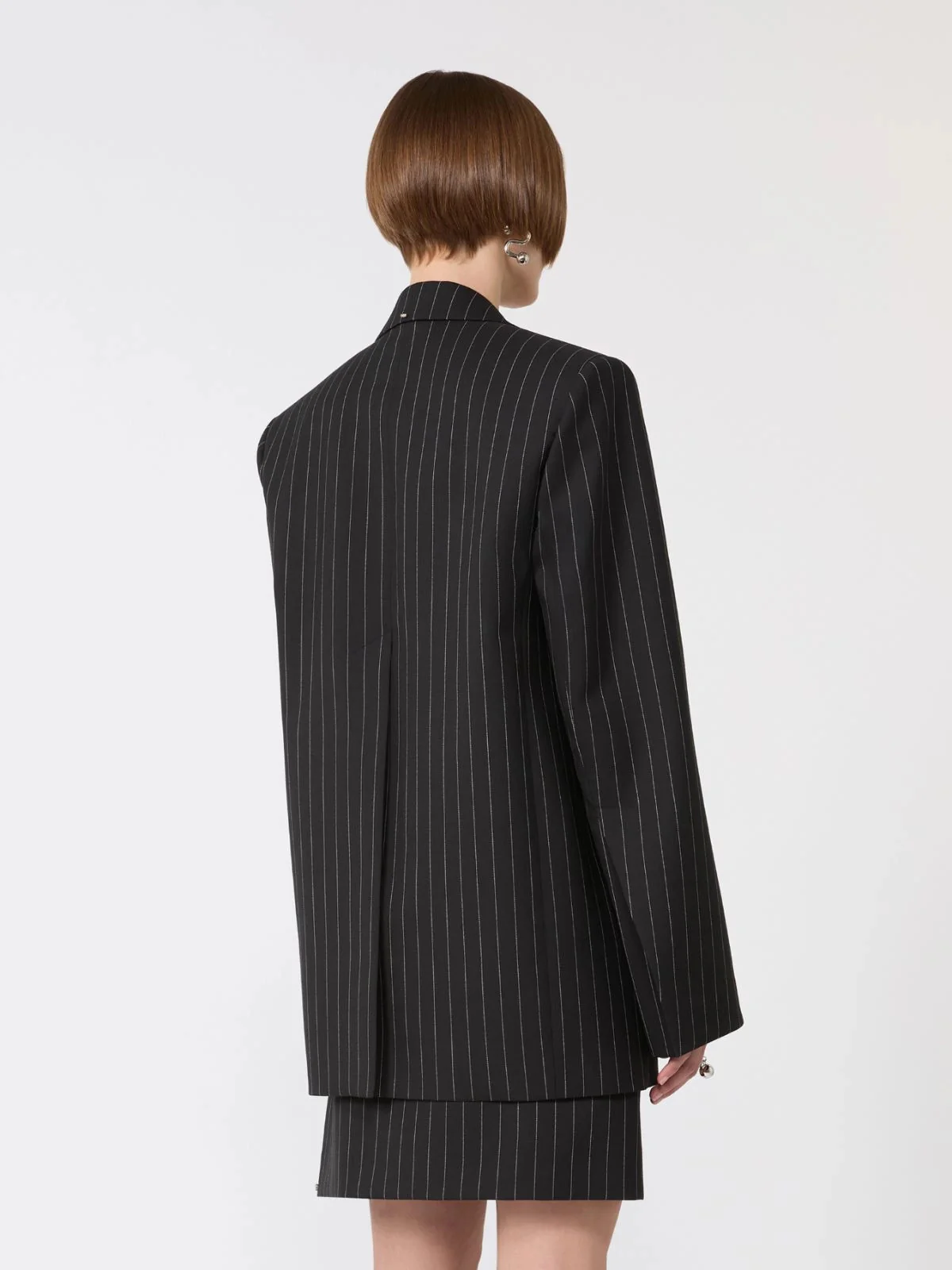 Sportmax Sophisticated Double Front Jacket with Tailored Neckline - Size 40 - Image 4
