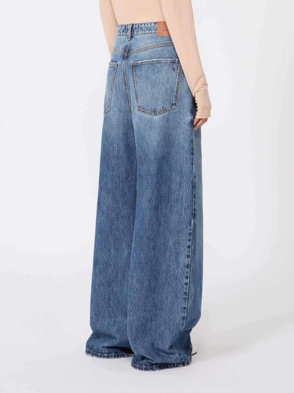 Sportmax Women's Low Waist Five-Pocket Jeans in Size 26 - Image 4
