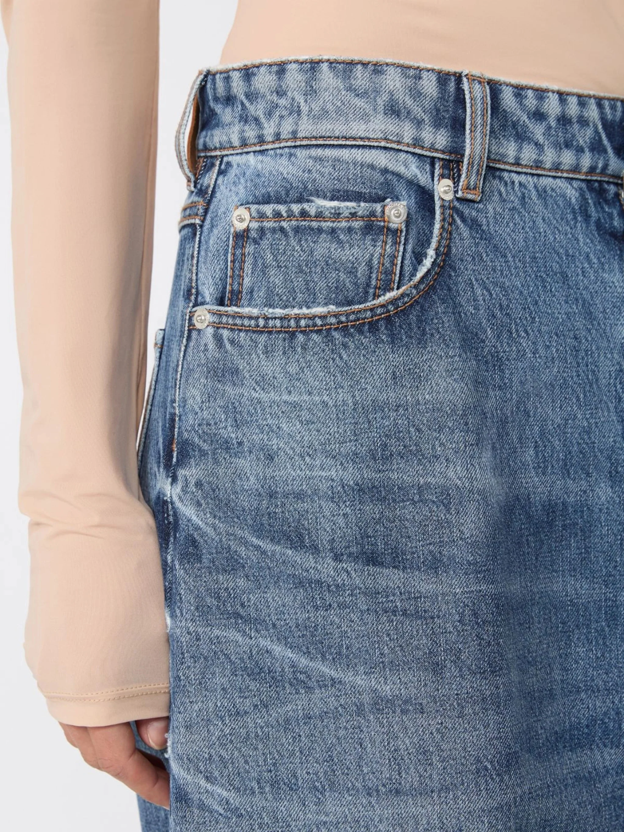 Sportmax Women's Low Waist Five-Pocket Jeans in Size 26 - Image 5