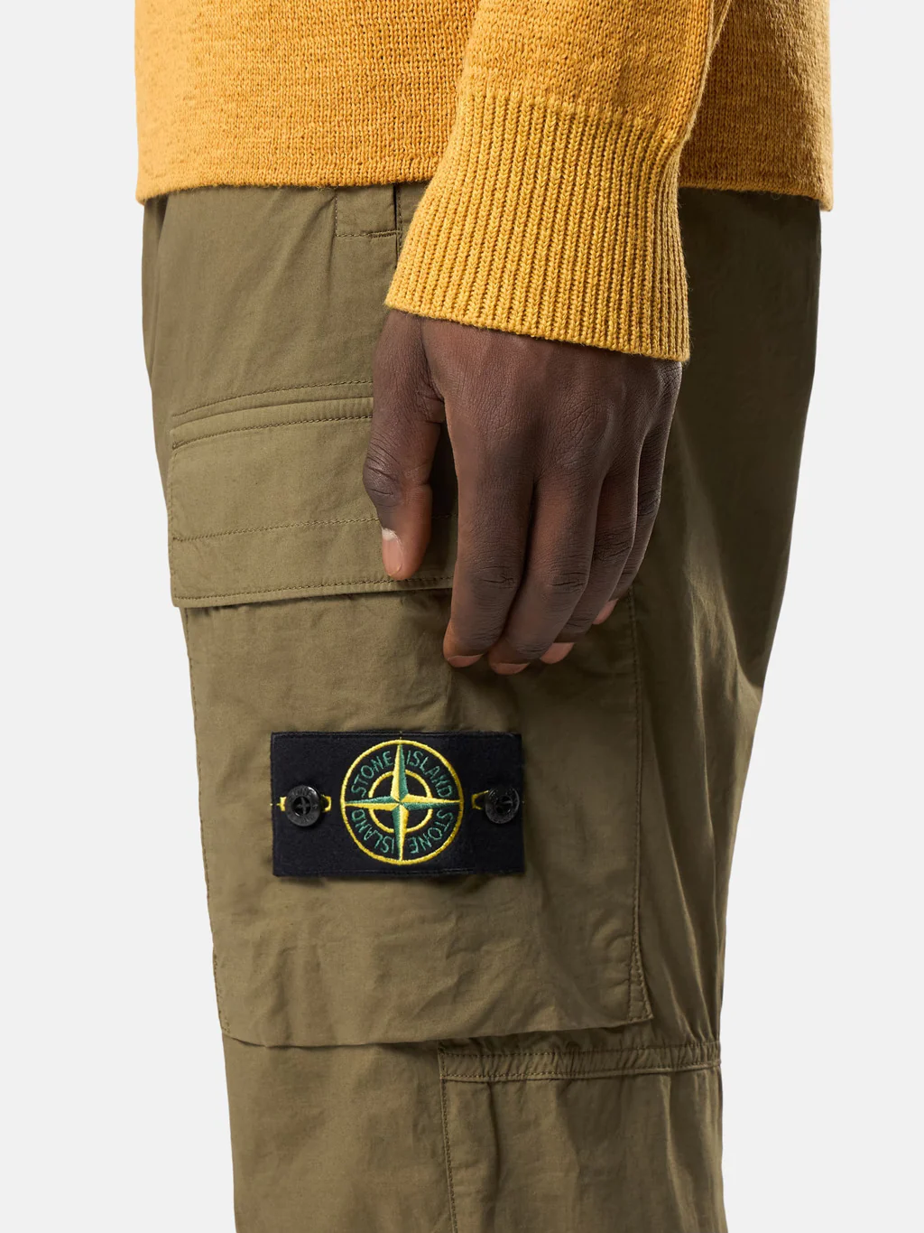 Stone Island Cargo Pants with Vertical Hand Pockets - Size 30 - Image 3