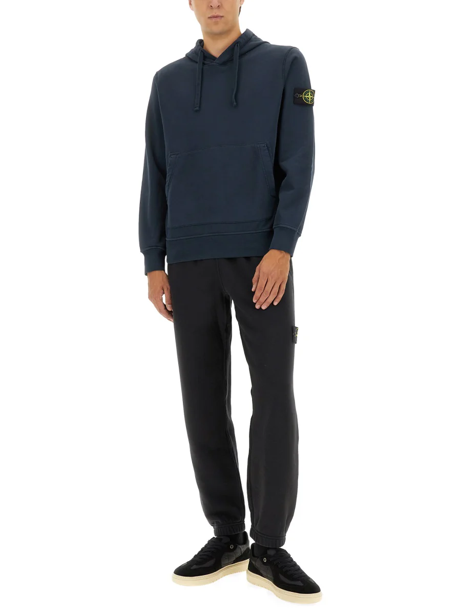 STONE ISLAND Regular-fit Hooded Sweatshirt with Pouch Pocket ORGANIC COTTON FLEECE - Image 2