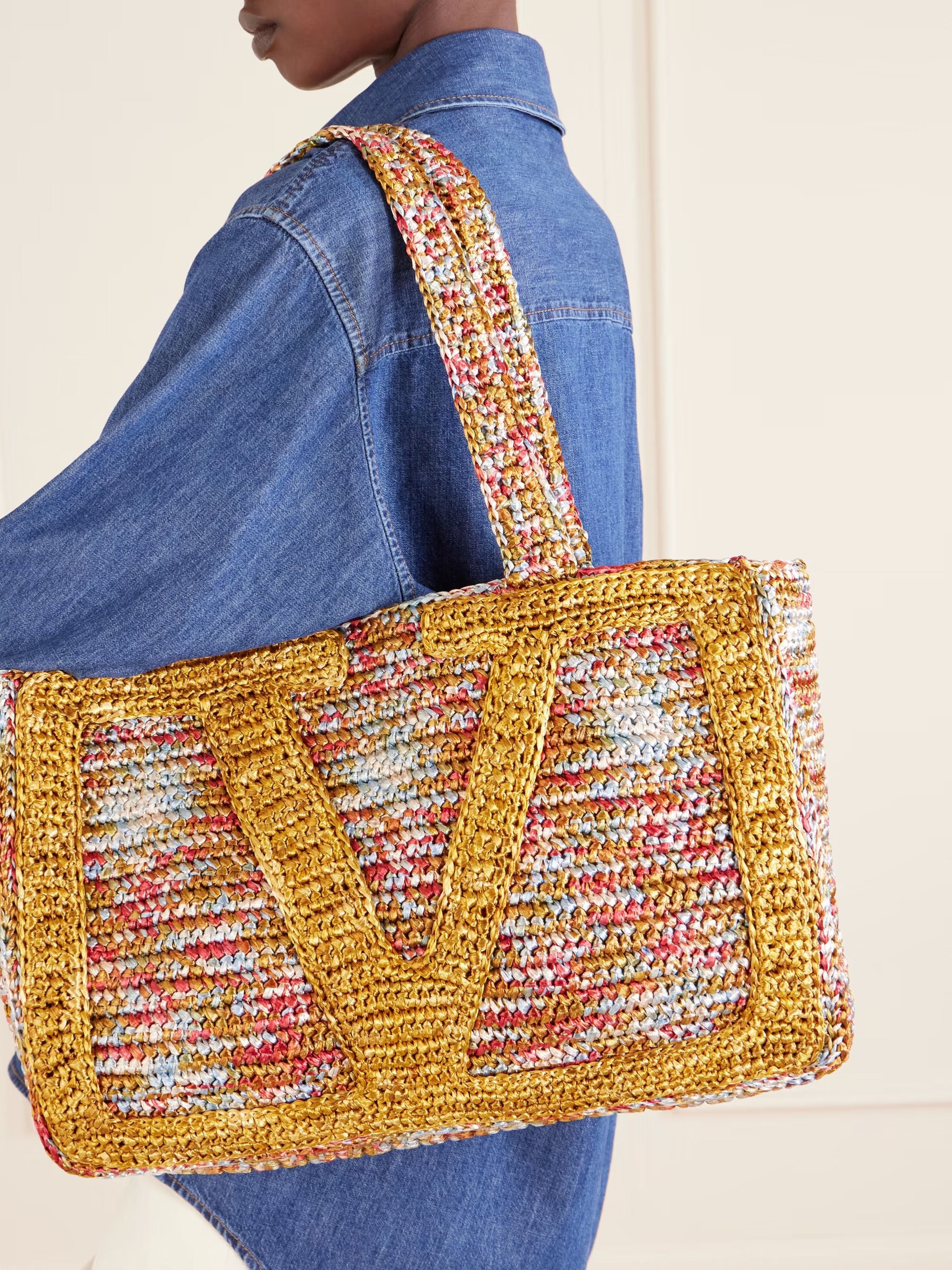 Valentino Garavani Viva Superstar Medium Shopping Bag in Raffia - Woman - Image 5